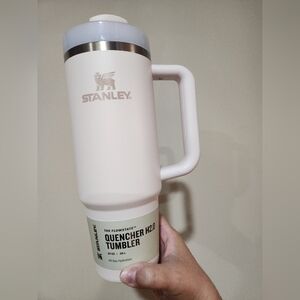Stanley Tumbler Flowstate Quencher H2.0 30oz NWT Light Blush Pink